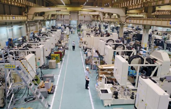 Overview of an industrial manufacturing facility featuring modern machinery and production lines, illustrating the impact of Decree 254 and Circular 91 on the manufacturing sector
